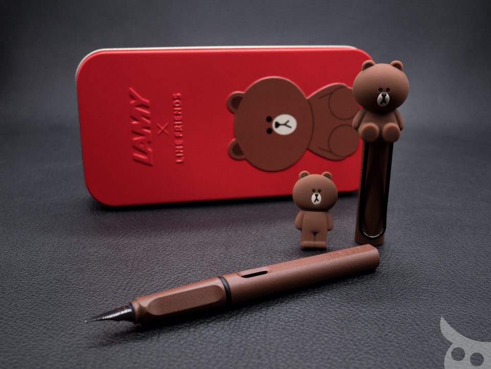 lamy-x-line-friends-brown-in-red-01