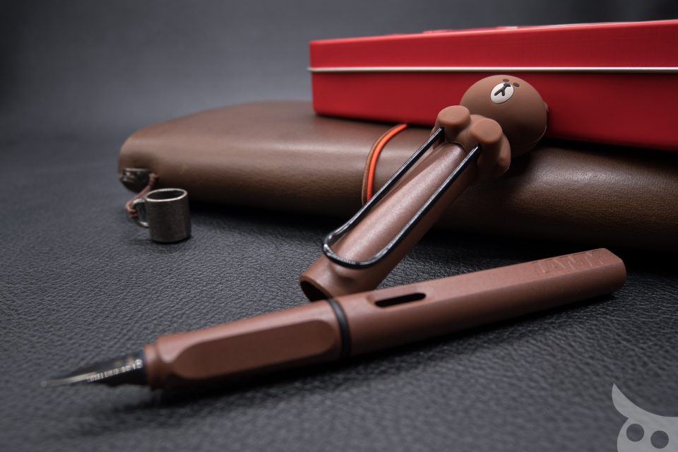 lamy-x-line-friends-brown-in-red-25